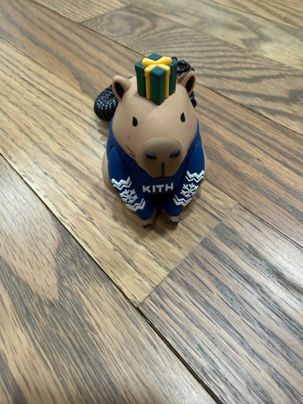KITH Capybara Keychain - Picture 3 of 3